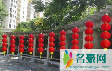 2023春节家里挂圆灯笼还是长灯笼2