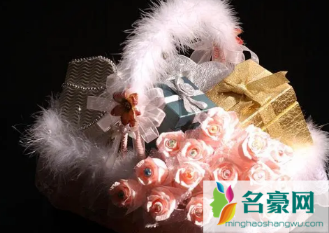 2.14情人节给女朋友发红包还是送礼物1