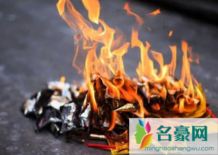 2023清明上坟的贡品要烧了吗1